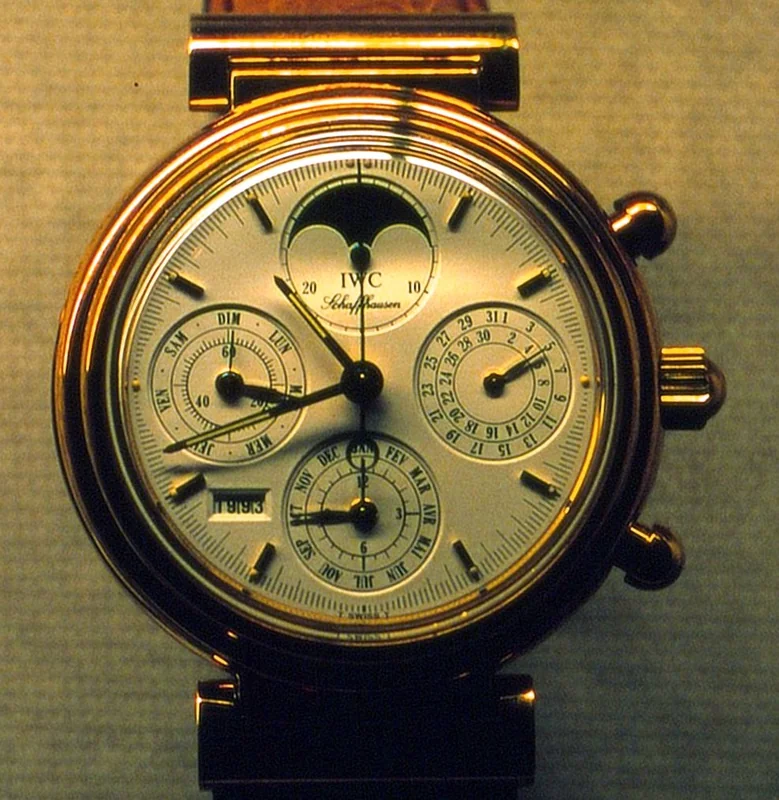 Mechanical chronograph movement showing column wheel and coupling clutch